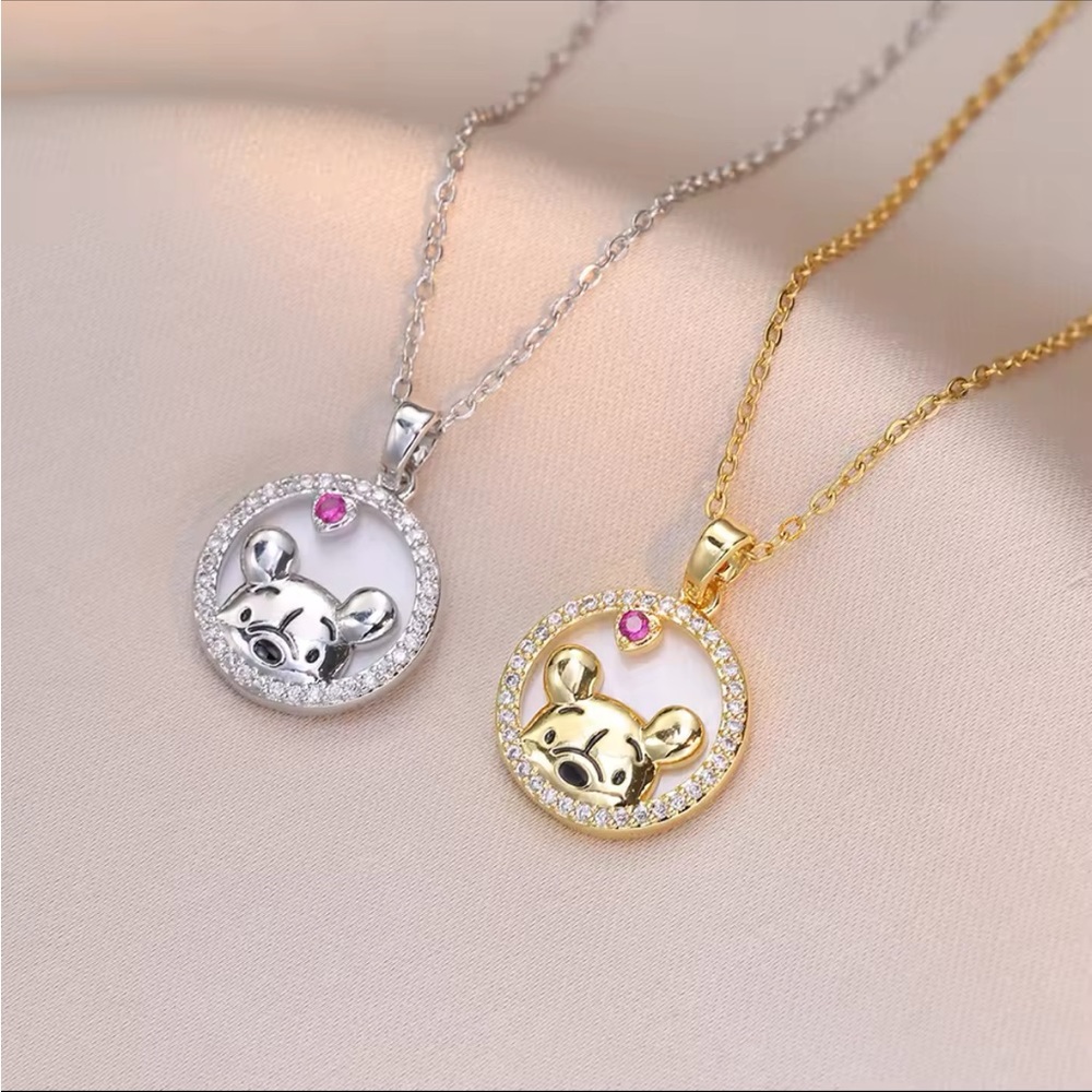 NEW Disney Winnie The Pooh Bear Necklace